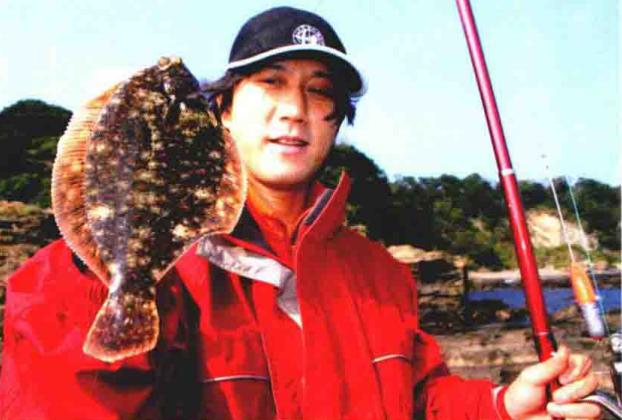 「日本专业海钓入门投钓书籍」熟练钓友投钓钓点海礁