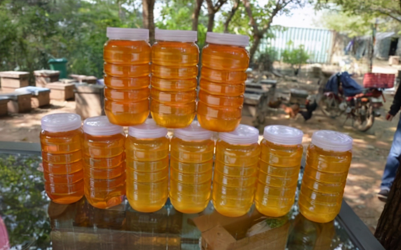 怎么鉴别真假蜂蜜最简单的办法,养蜂人教你如何辨别真假蜂蜜