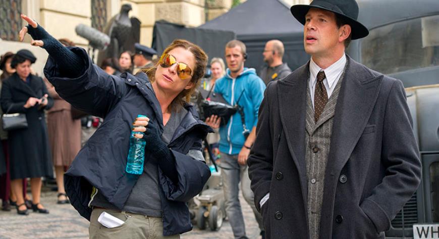 花木兰被暴揍得很惨,花木兰被针对视频