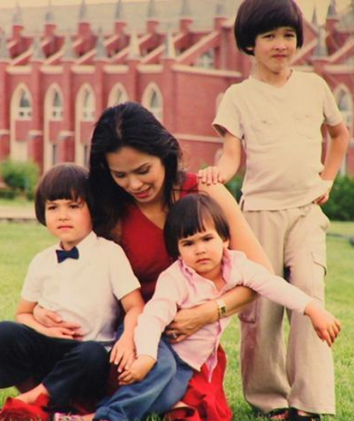 56岁韦唯生活艰难,陪伴妈妈最艰难的日子