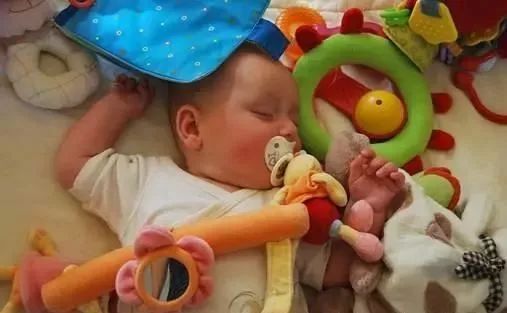 一单一双眼皮就不对称,左右眼皮不对称一单一双叫什么