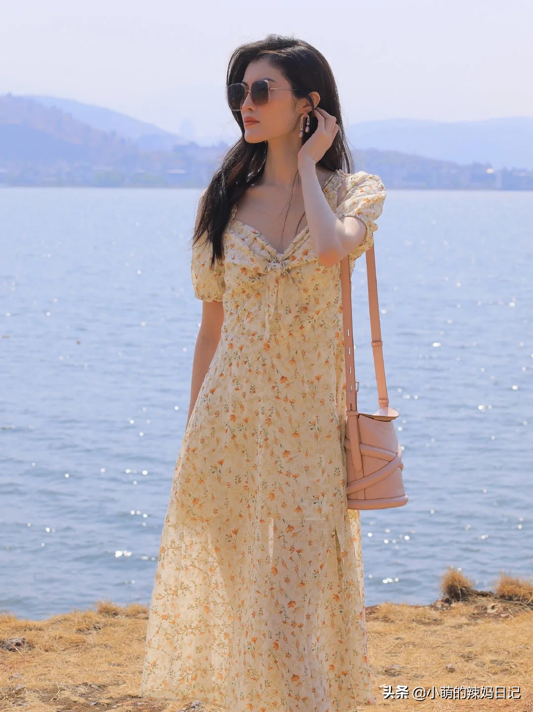 穿连衣裙可以配什么鞋,穿连衣裙上面搭配什么鞋子