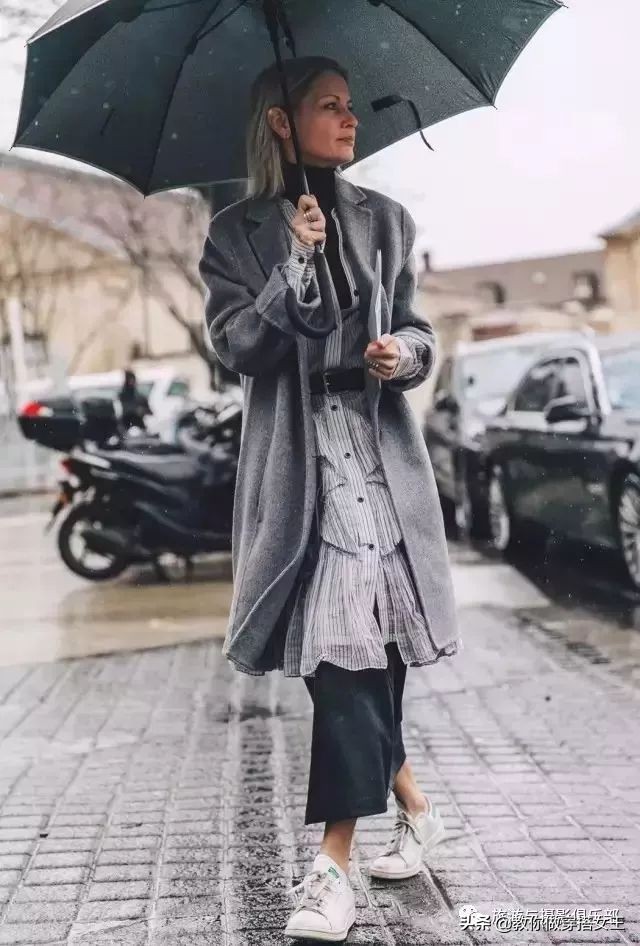 毛衣衬衫高雅上档次,毛衣搭衬衫怎么穿