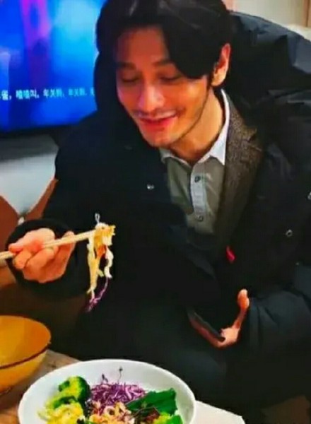 黄晓明减肥一个月都吃了什么,黄晓明瘦20斤后晒减肥菜单