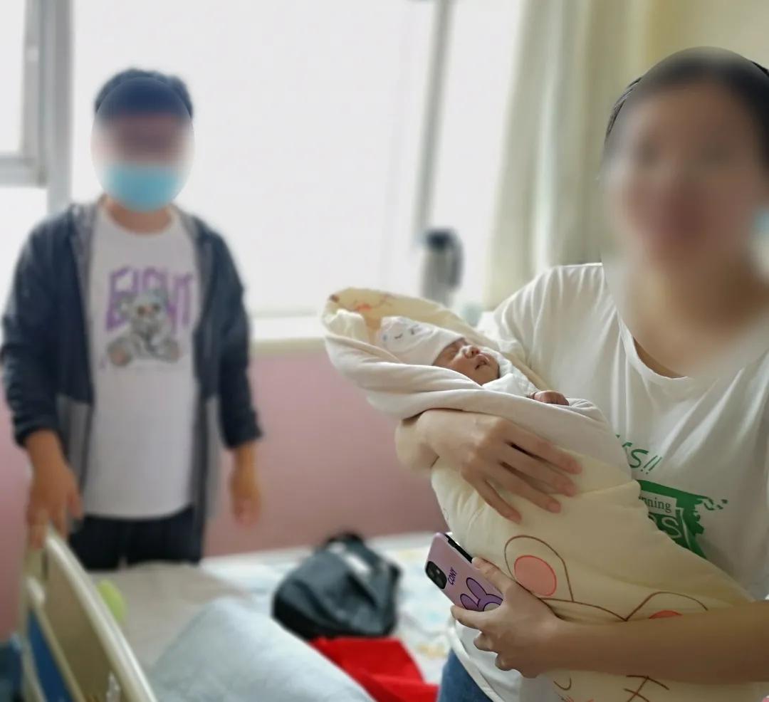 生死一线救新生儿,生死营救心肺复苏