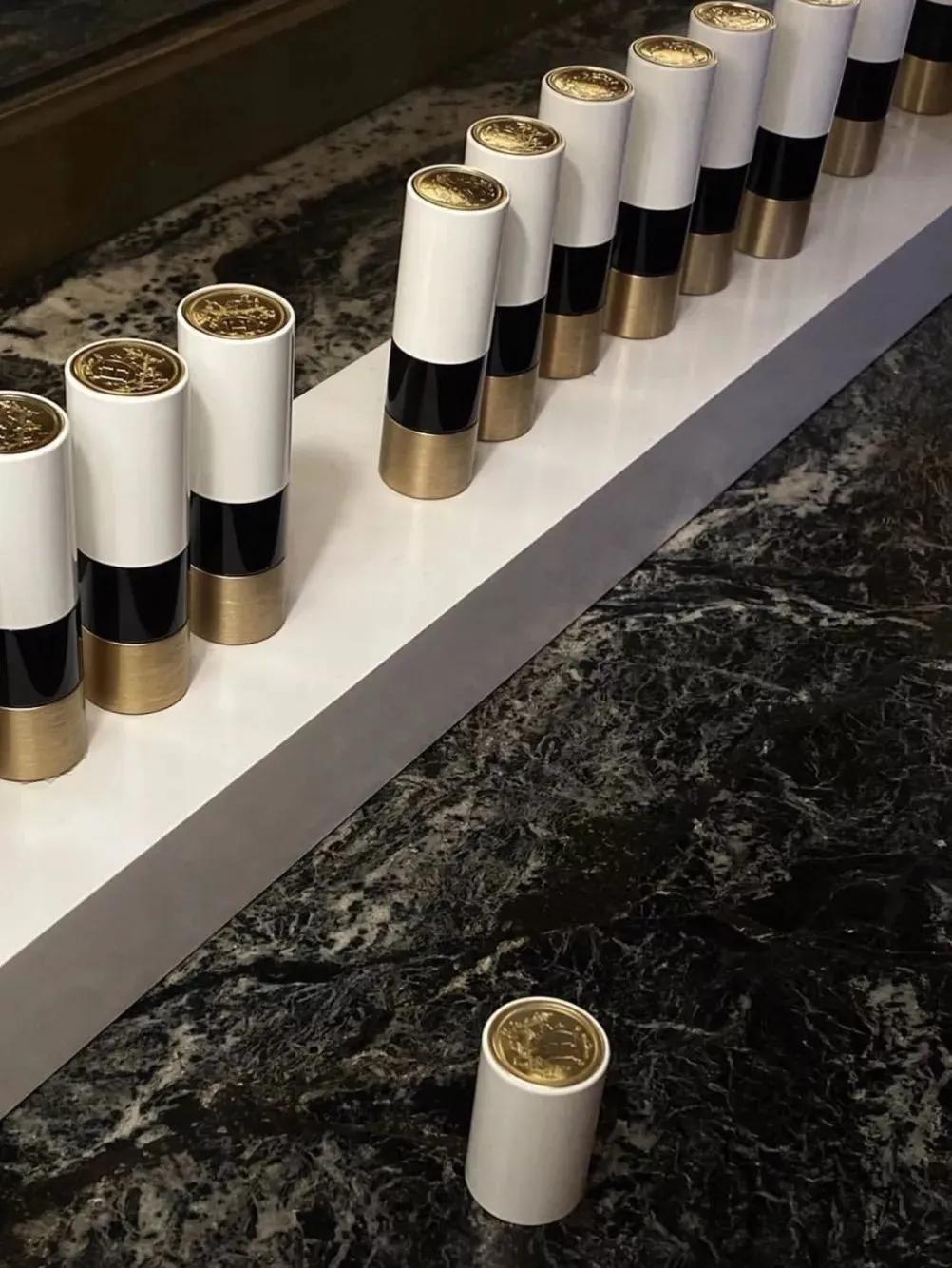 大型真香现场！爱马仕口红真的来啦！网友“设计一言难尽”