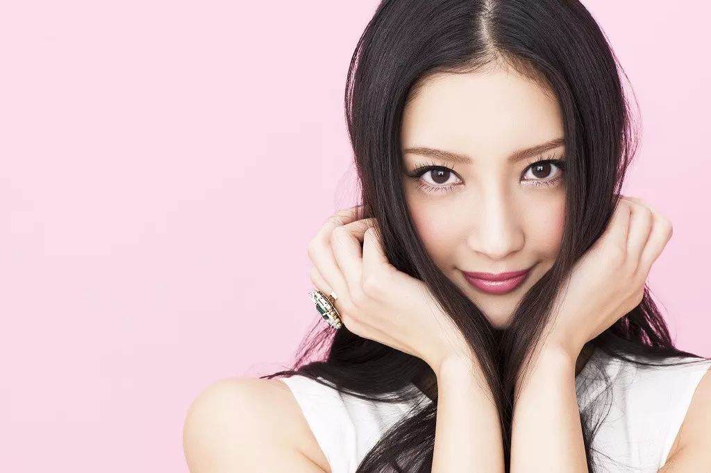 回答网友都这么硬核，她不愧是“日本第一恶女”