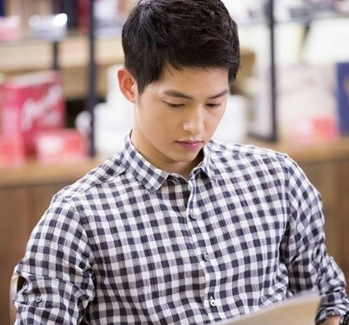 男士衣橱必备5款衬衣,衬衣是每个男人衣柜必备品