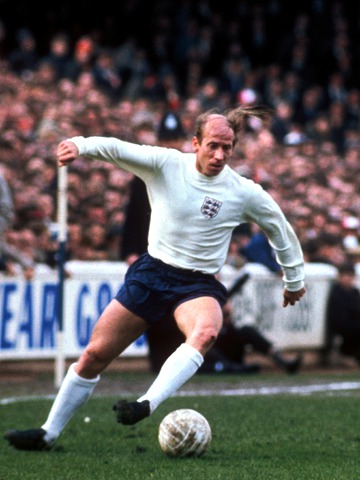 足球装备哪个版本最好看,足球纪念品装备