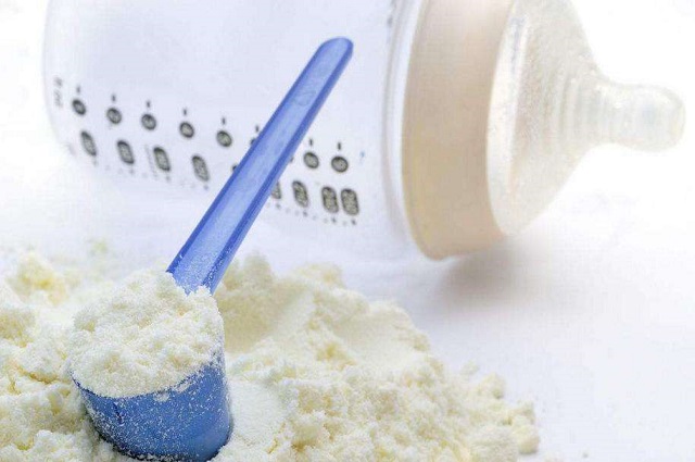 宝宝奶粉应该怎么选择价格区别大 (婴幼儿奶粉怎么选购最合适)