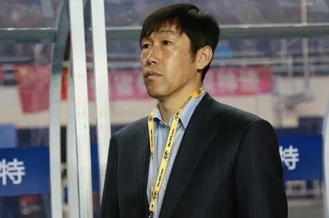 国足前教练李铁现状,李铁主教练时期的国足哪一年