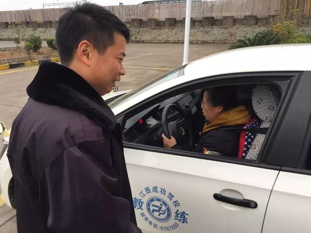 专访程雨｜破格录取“从心出发”看成功驾校80后总教练职场逆袭！