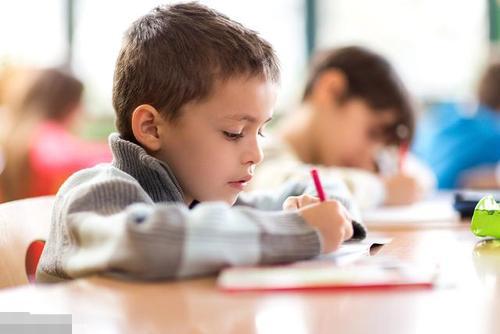 孩子被罚抄作业后妈妈应该怎么说,孩子被妈妈罚抄作业