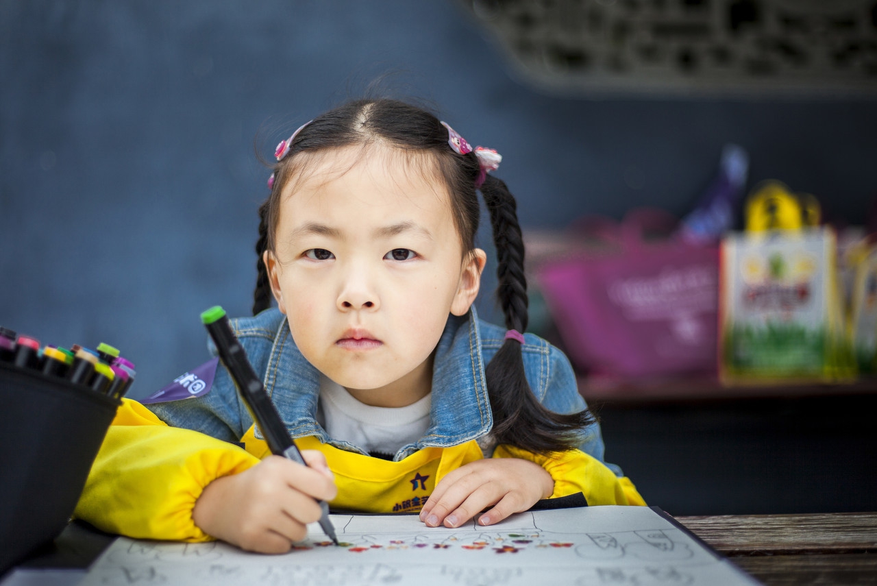当孩子遇上不好的同桌怎么办,孩子同桌调皮怎么让老师调换呢