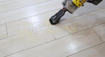 戴森v10吸尘器问题,戴森v10吸尘桶难以推开