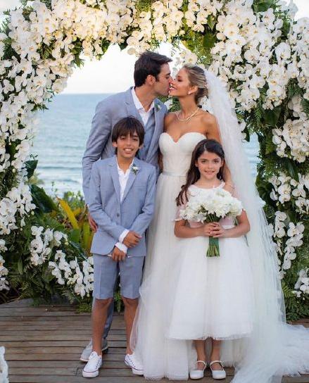 卡卡最新足球消息,足球巨星卡卡颁奖