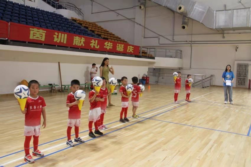 茵训实践意气风发，七十华诞风采仍然