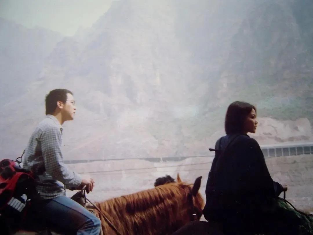 王菲经典广告照片,发几张王菲在90年代初做的广告