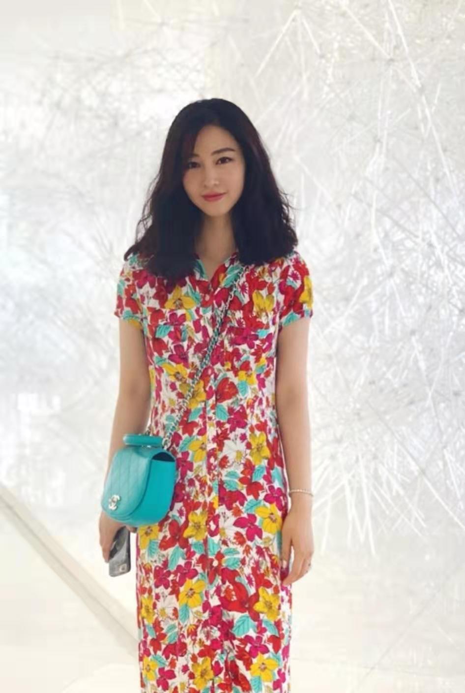 46岁香港男艺人用嘴为女儿吸出鼻涕！妻子感叹是真爱但很想吐