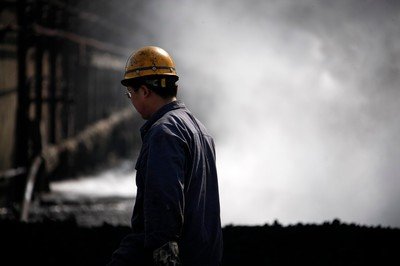 煤矿工人工伤找谁办理,煤矿工伤怎么鉴定赔偿