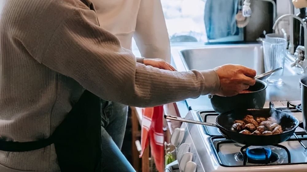 有涂层的不粘锅有毒吗,不粘锅有毒还致癌