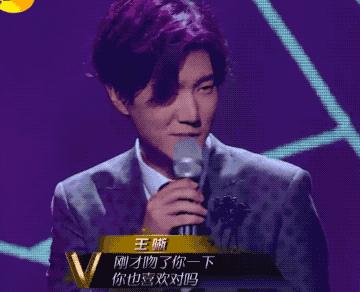 一开始我以为爱上了实力派，没想到他们还全是梗王