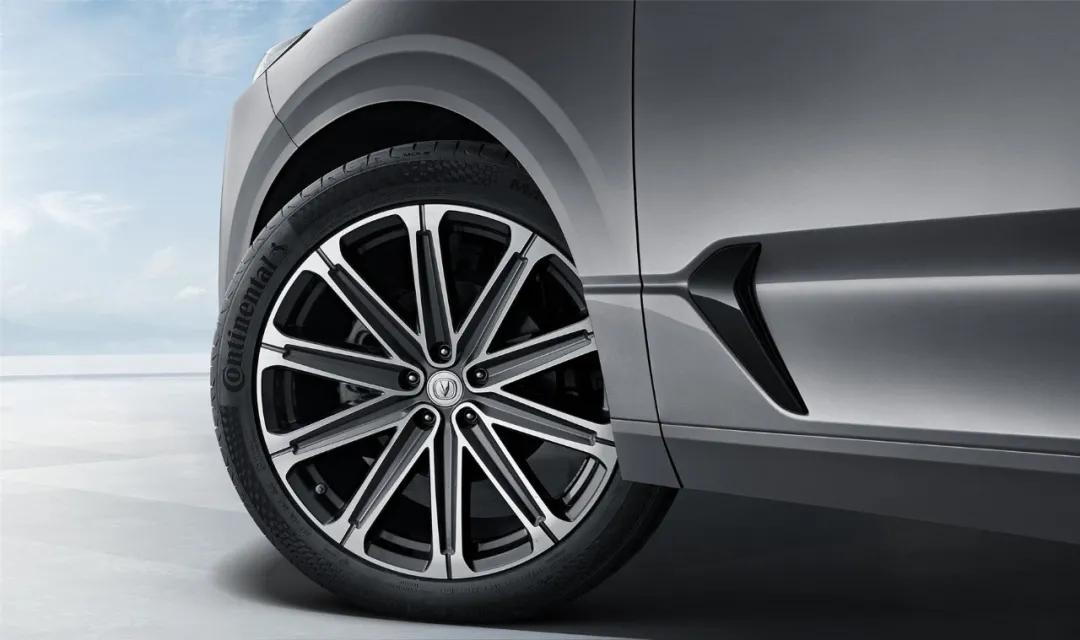 2.0T配8AT，轴距2.89米的UNI-K到底卖多少钱？