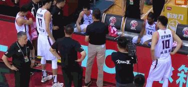 郭士强被解雇，辽篮总经理的一席话让某些球员颜面扫地