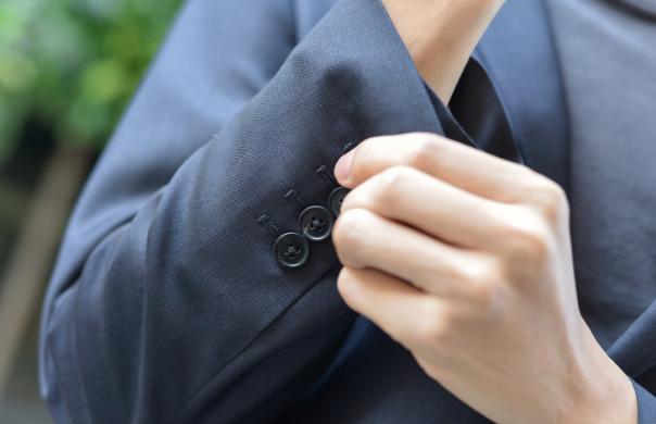 小米西装又火了？意大利面料AI定制售1989网友：神操作