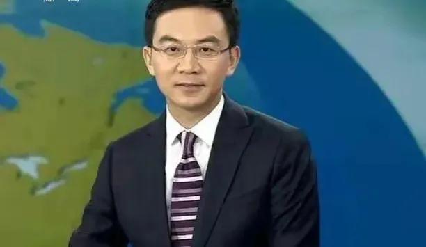 香港黄日华王杰县城捞金，央视郎永淳卖货：赚钱养家就是最大体面