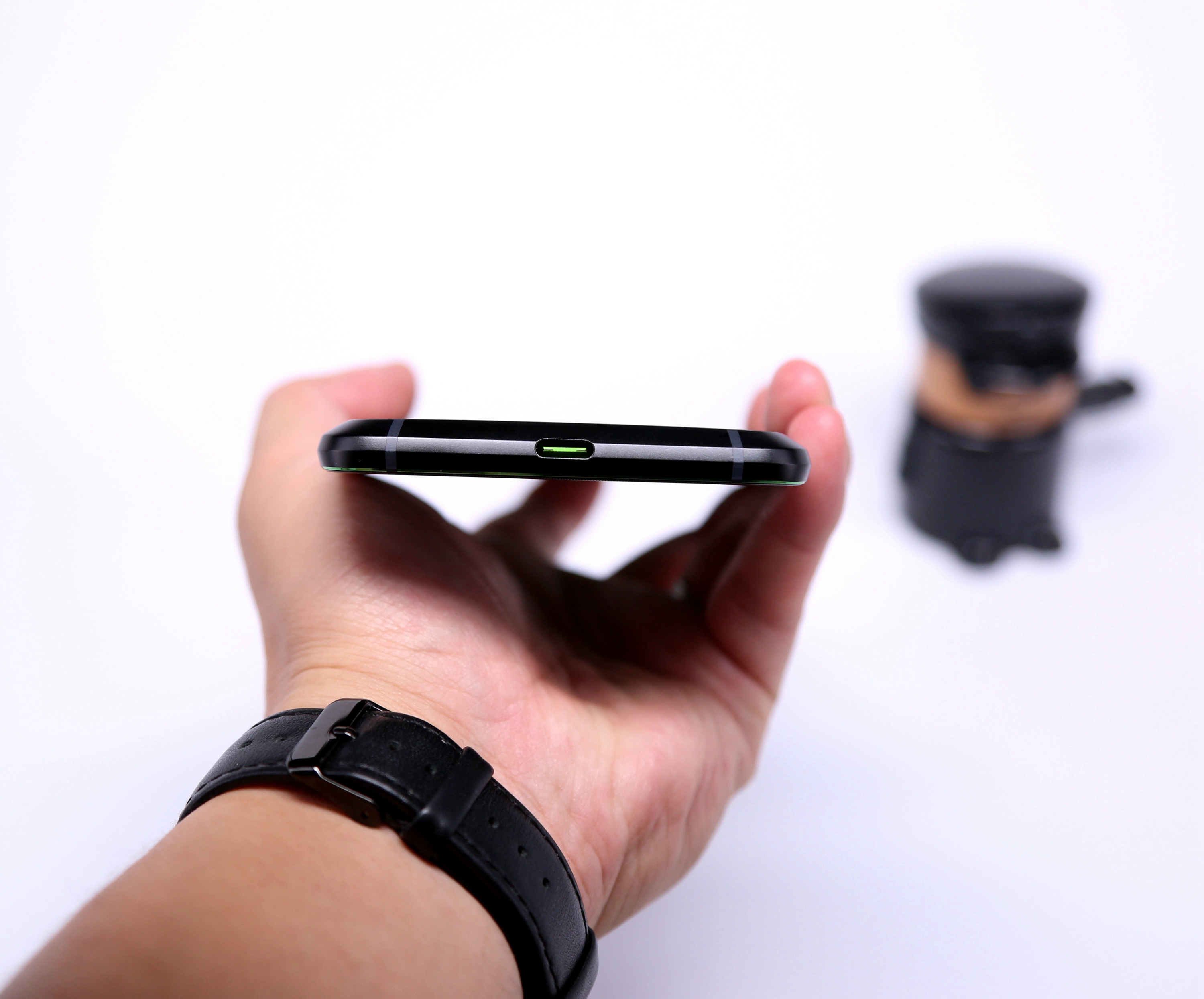 黑鲨游戏手机2.12.5,黑鲨游戏手机2代黑鲨helo