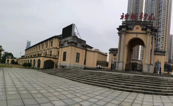 绕湘江徒步一圈多少公里,绕着长沙跑了103圈