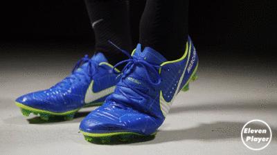 新买的足球鞋磨脚后跟有什么妙招,如何让足球鞋不磨脚