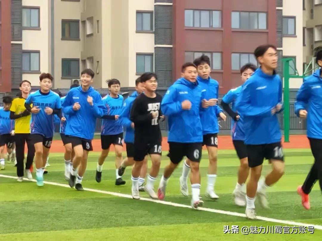 三台县芦溪中学：冠军！芦溪中学男子足球队笑傲绵州