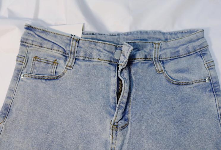 2021年流行修身牛仔裤么,2021年最流行什么款式的牛仔裤