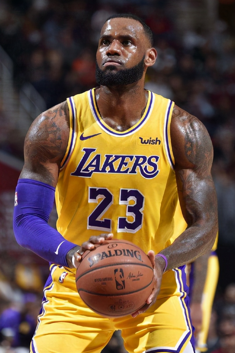 詹姆斯真的那么壮吗,詹姆斯到底有多壮