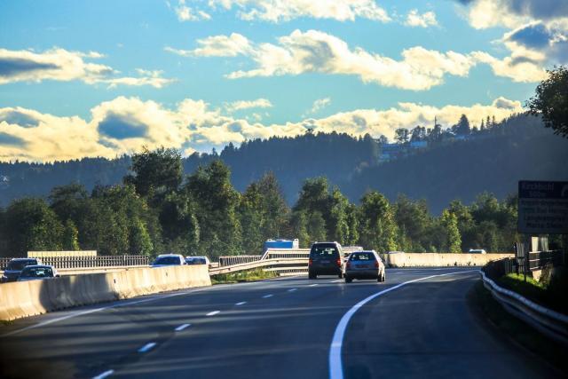 上高速涡轮增压还是自然吸气好,上了高速才知道动力重要