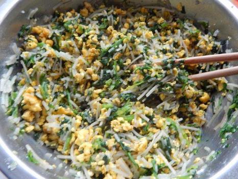 水晶饺子粉没用开水和面,水晶饺子怎么和面可以只用面粉吗