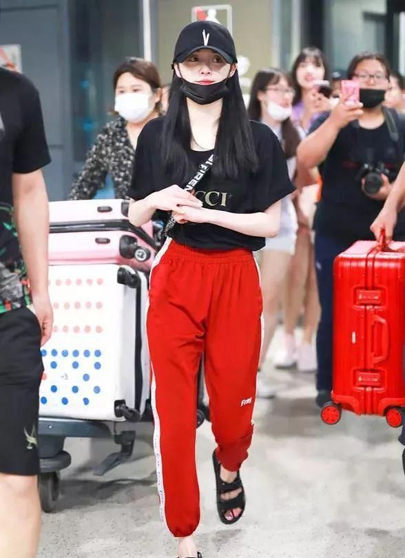 倪妮毛晓彤撞衫,倪妮毛晓彤红毯斗艳