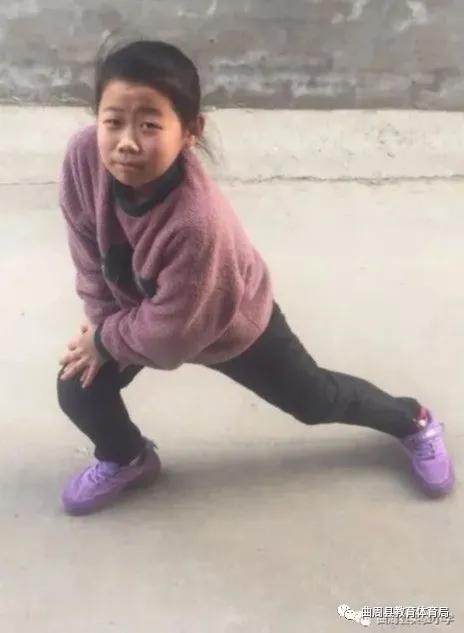 【曲周动起来】“疫”刻不放松！创意冰壶、网络足球齐上场