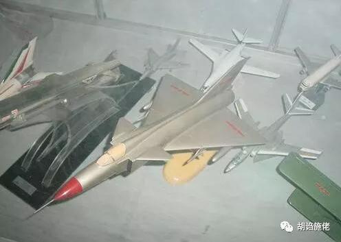 胡诌施佬的意思是什么,胡诌施佬