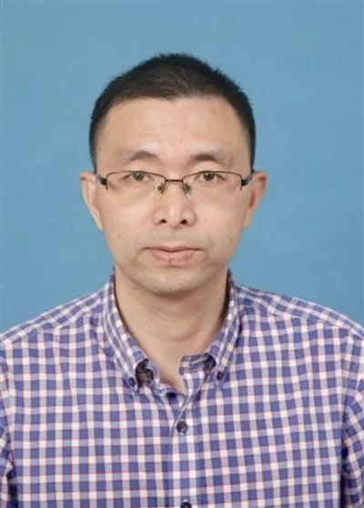 向广大患者致以新春的问候,向全国广大医务者祝贺医师节