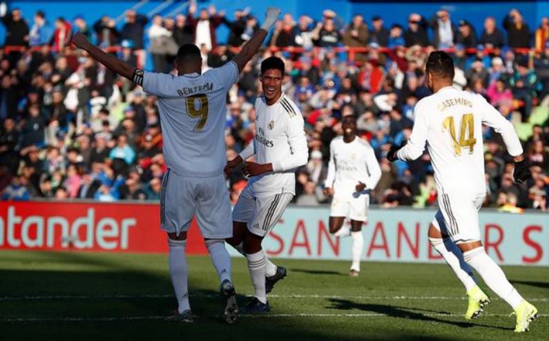 圣诞树阵型打传控还是打反击,圣诞树阵型fm