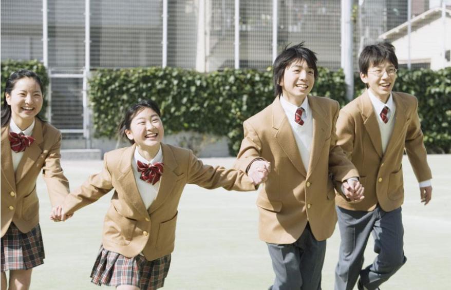 孩子在学校喜欢女同学怎么办,如果孩子喜欢同桌的女孩该怎么办