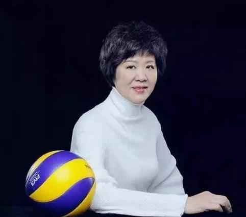 郎平的坎坷情史，为国家体育事业2次放弃爱情，年过半百终获幸福
