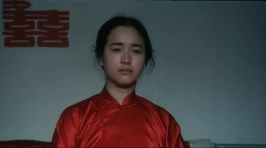 农村女人被家暴老人拿出两百万,农村女人被家暴老板拿出200万