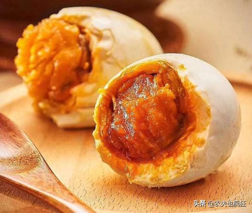 央视曝光的海鸭蛋为何一戳就流油,广西海鸭蛋流油