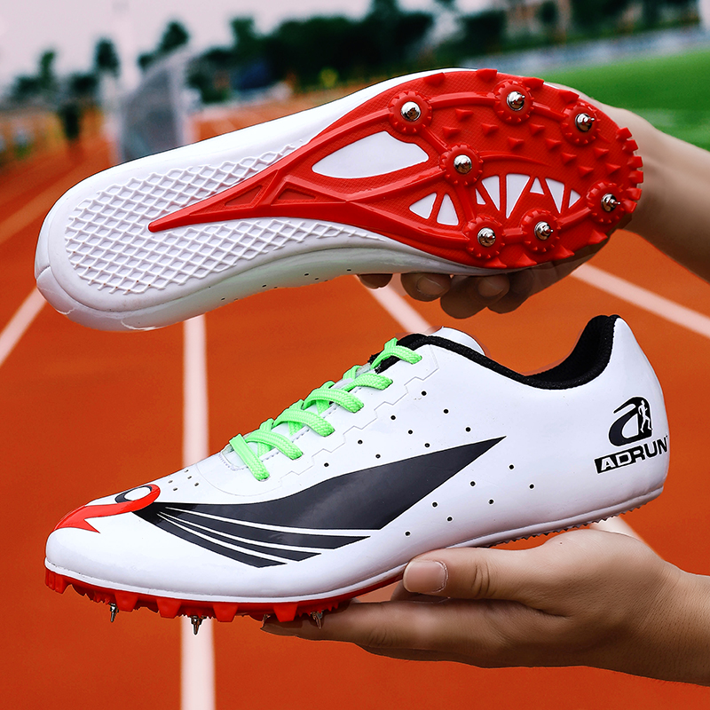 三级跳钉鞋和跑步钉鞋有什么区别,钉鞋是怎么跑步的