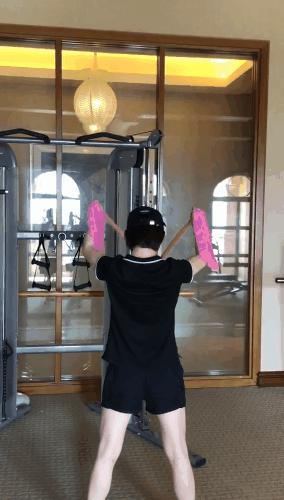 改善含胸驼背弹力带有用吗,弹力带含胸驼背改善训练