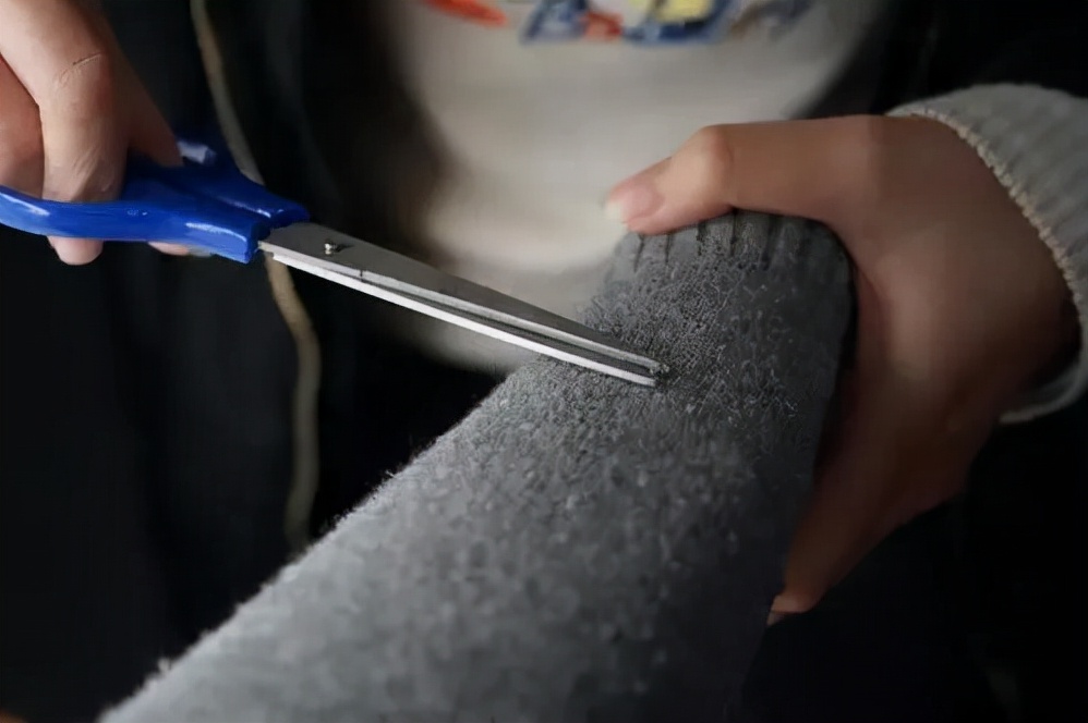 毛衣起球教你一招毛衣焕然一新,毛衣起球怎么办教你一招快速解决